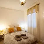 Lägenhet Wonderful Typical Flat 3 Bedrooms / 6 Pax *